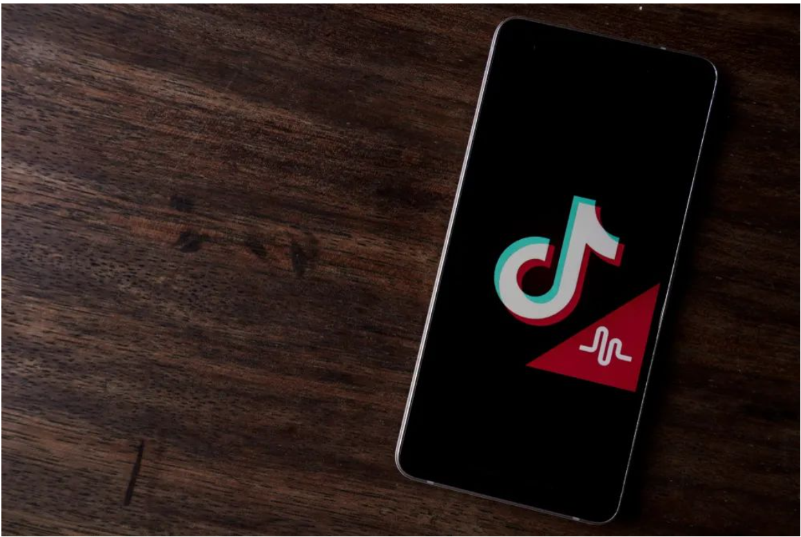 Hinihiling ng mga Kongresista ng US ang ByteDance na I-Divest ang TikTok sa loob ng 165 Araw Sa unang anim na linggo ng taong ito, bumaba ng 24% taon-taon ang benta ng iPhone sa China.